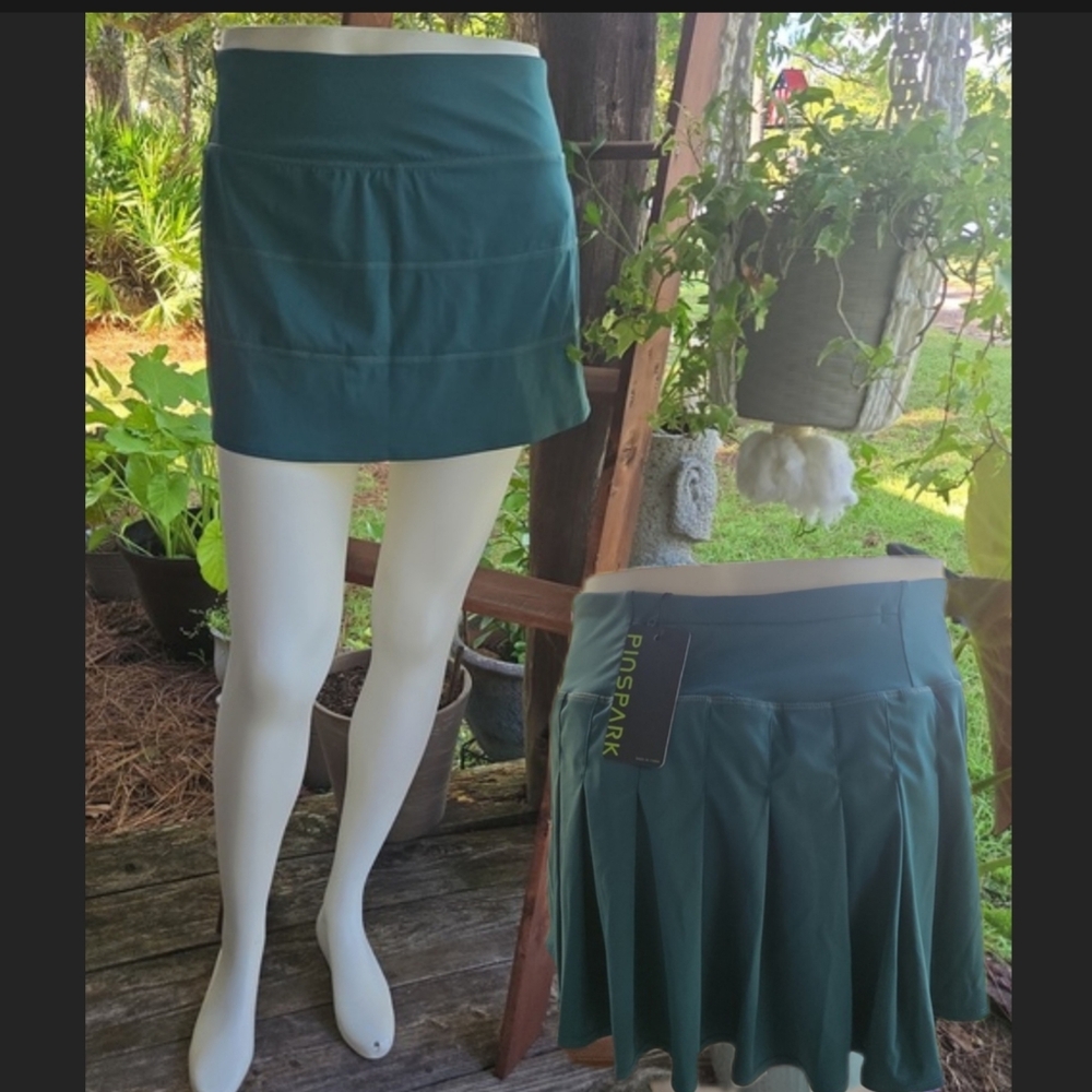 Pinspark Pine Green Skort With Pleated Back Size Small
